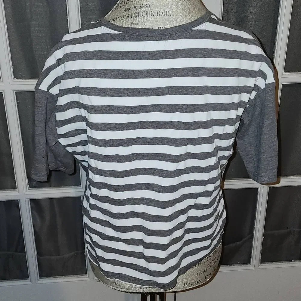 Mighty Fine Presents Peanuts Womens‎ Gray Snoopy Shirt XL - Picture 2 of 4